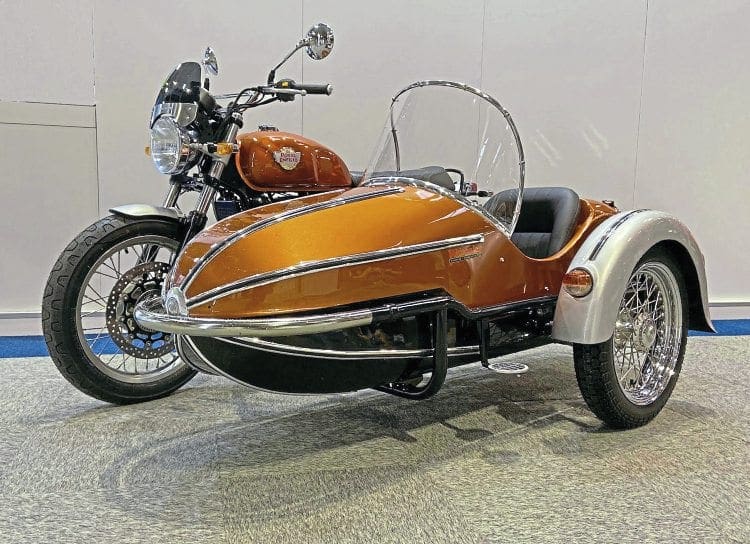 royal enfield classic 500 with sidecar